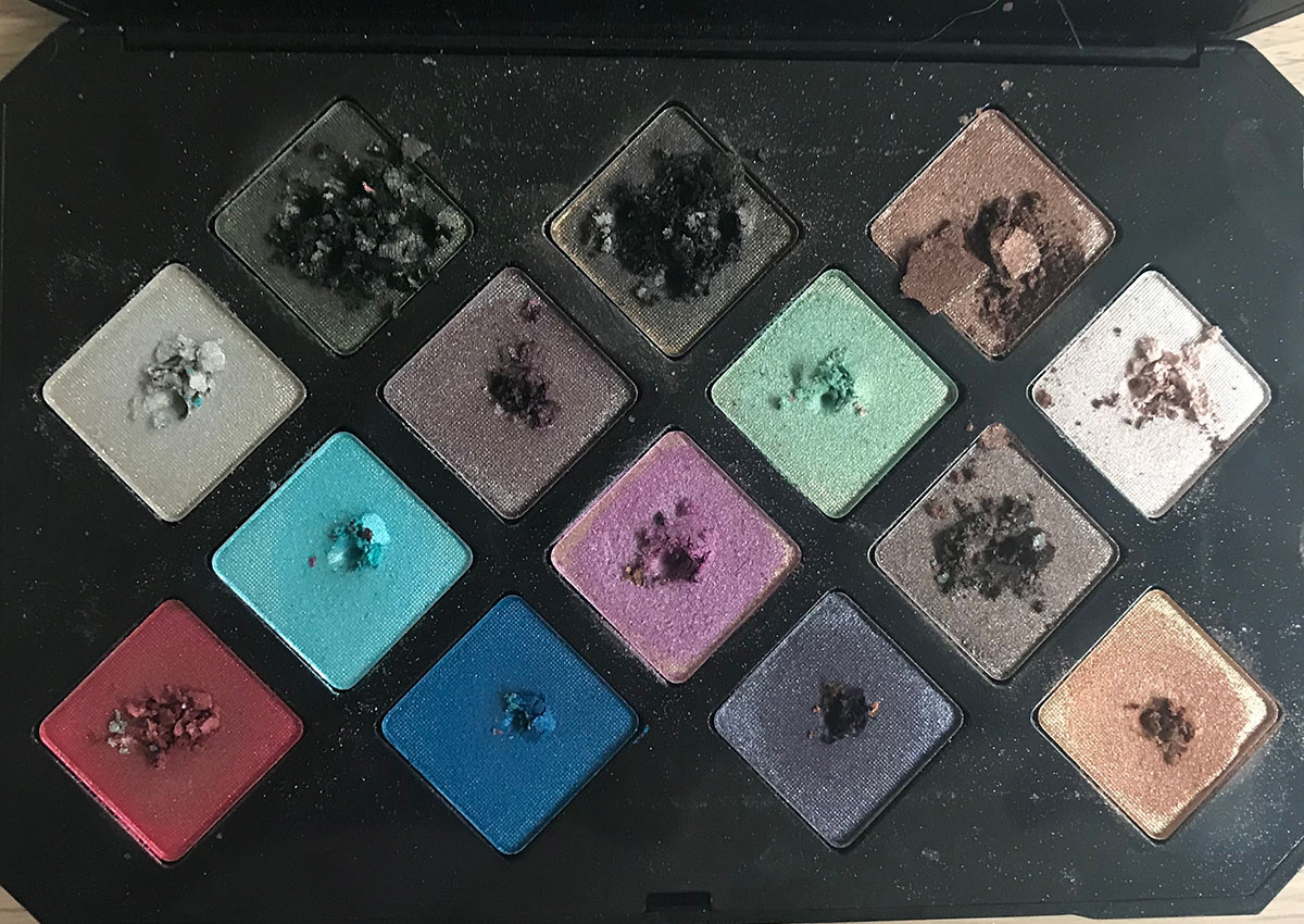 But look what happened when I dug deeper. The top left two colours were black under the overspray – there is no way I would put any of these near my eyes.